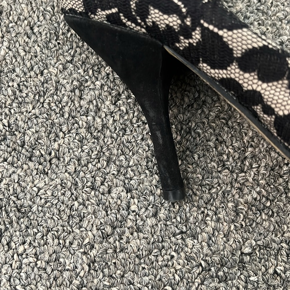 Heels - Picture 6 of 9